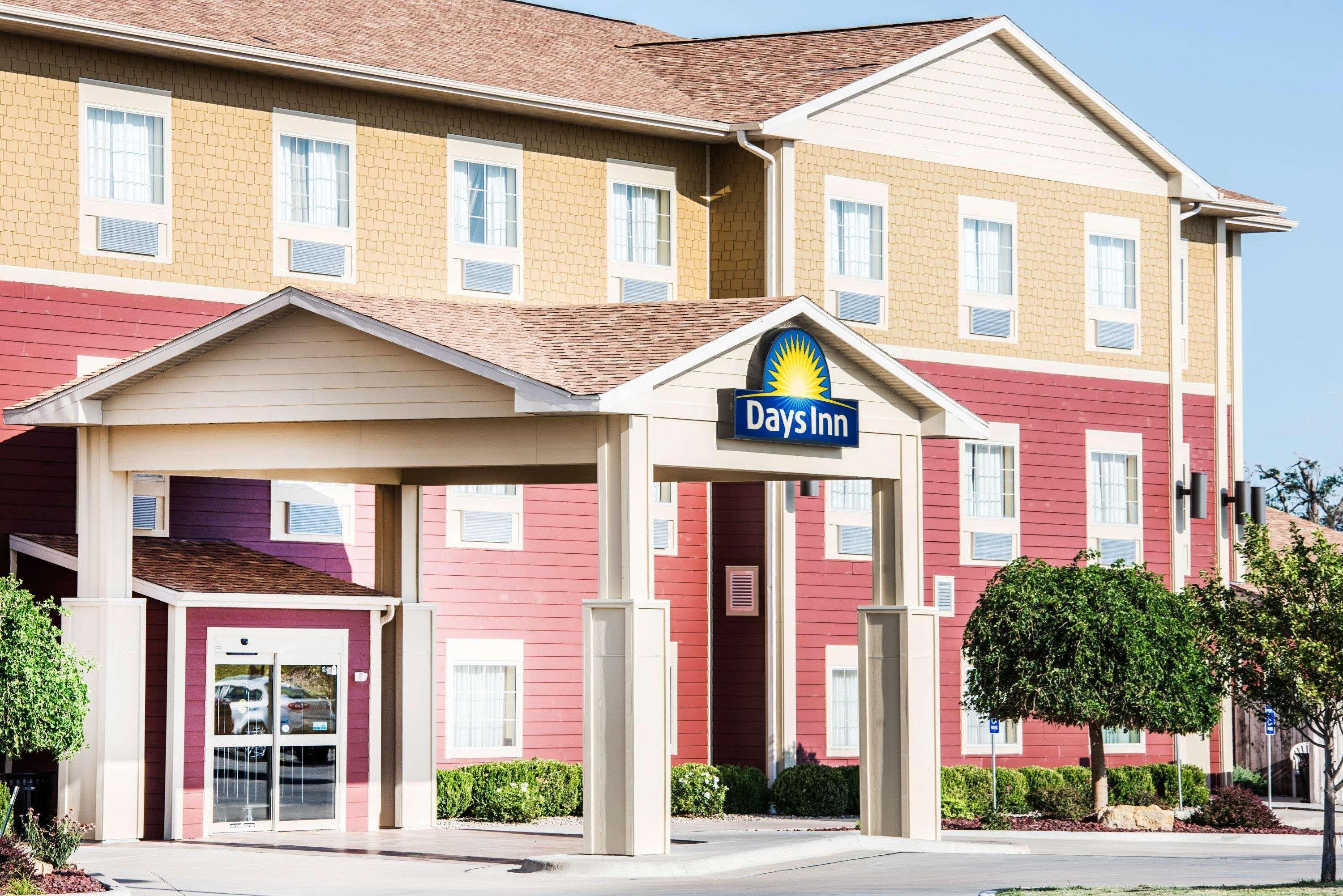 Days Inn By Wyndham Ellis Экстерьер фото