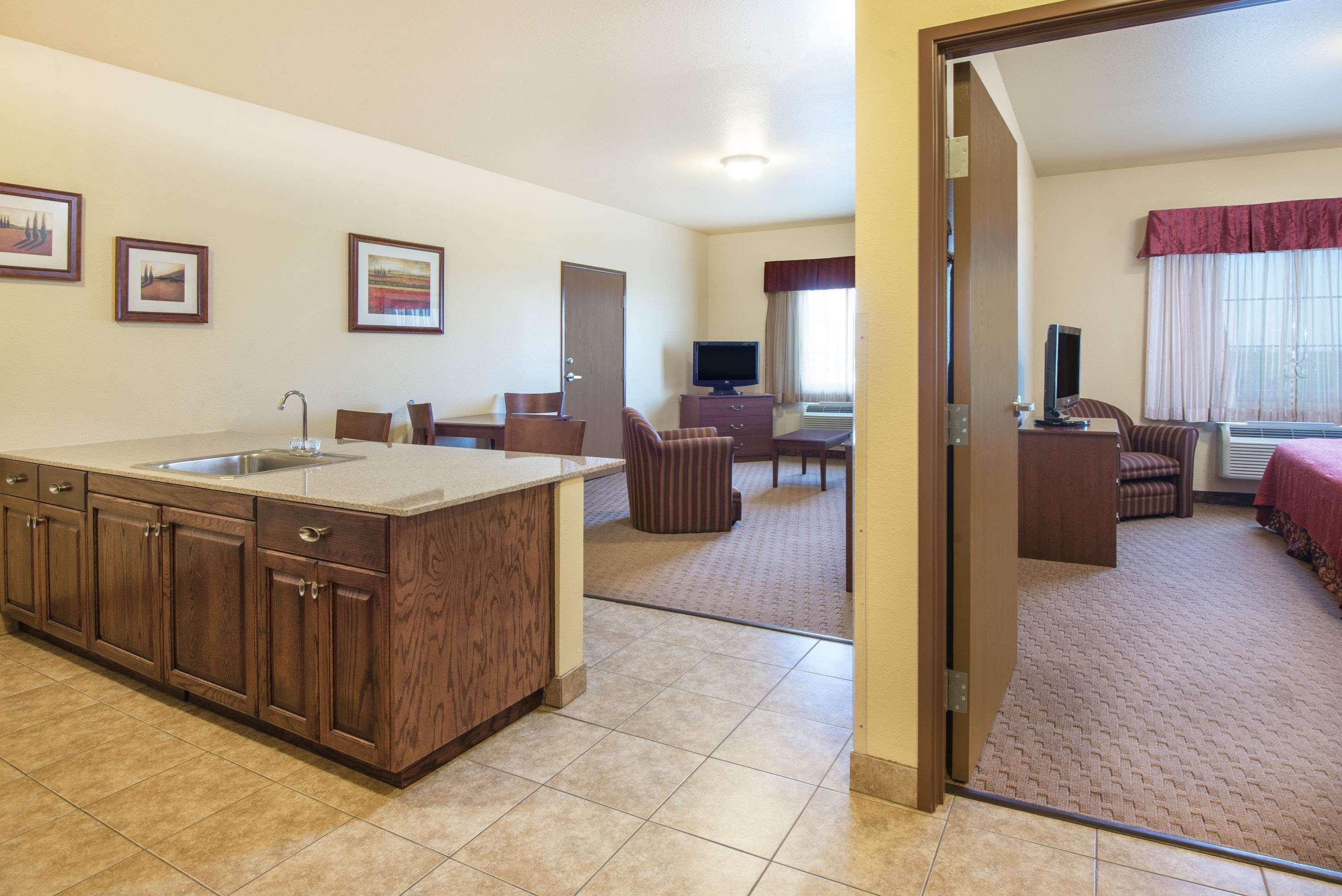 Days Inn By Wyndham Ellis Экстерьер фото